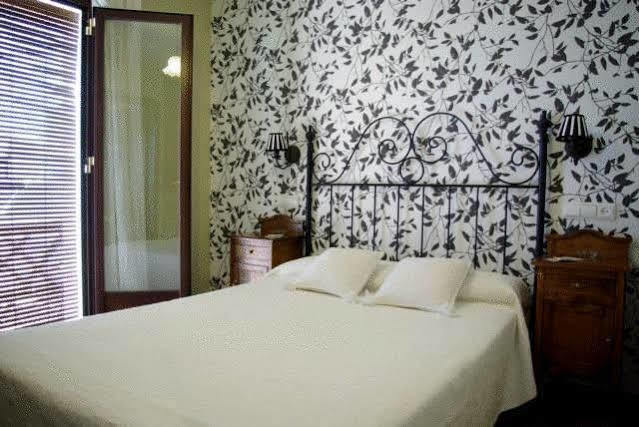 Hostal El Escudo De Mijas Exterior photo