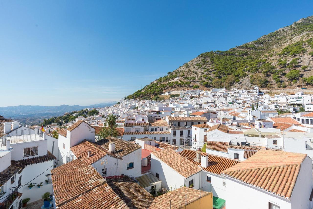 Hostal El Escudo De Mijas Exterior photo